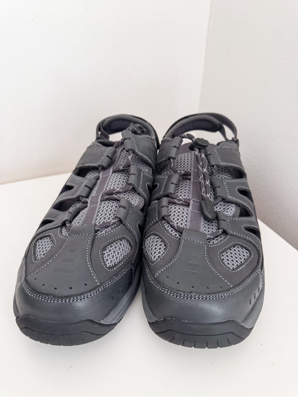 Men's Gray Closed-Toe Orthofeet Alpine Fisherman Sandals with Hook & Loop Strap - Picture 2 of 7